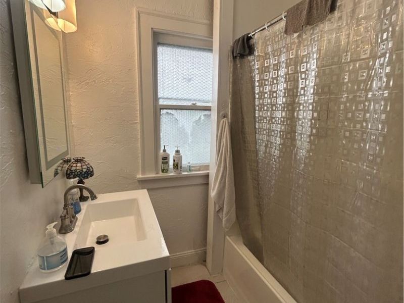 10323 Linnet Avenue, Cleveland, OH 44111 Photo 9