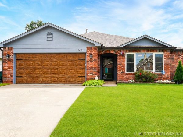 5310 Redbud Drive, Sand Springs, OK 74063