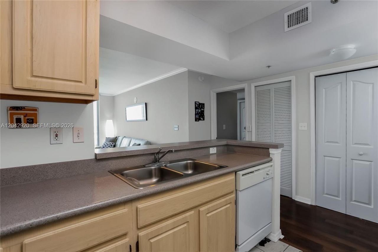 2665 SW 37th Ave, Unit 1404, Miami, FL 33133 Photo