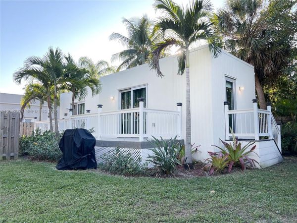 513 SW 18th Ct , Unit 3, Fort Lauderdale, FL 33315