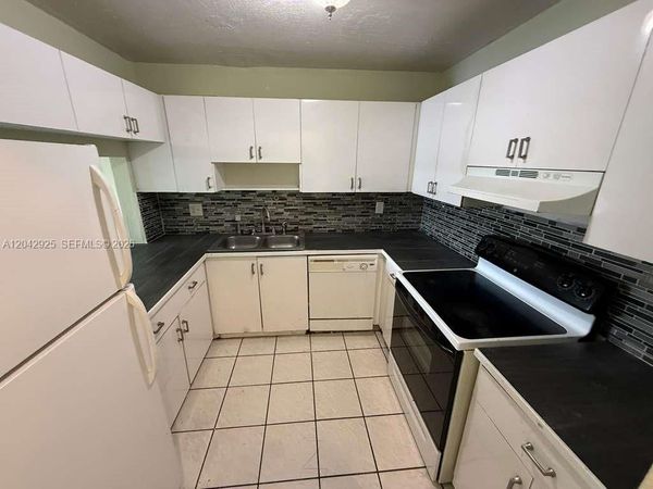 1900 W 68th St , Unit G308, Hialeah, FL 33014