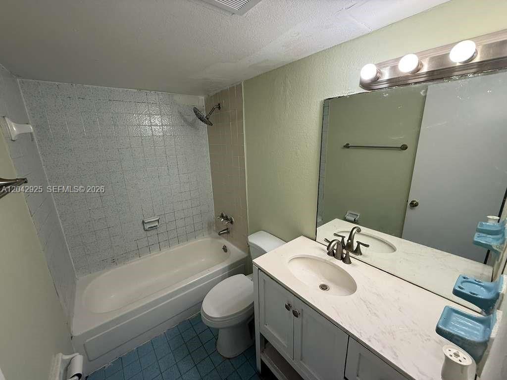 1900 W 68th St , Unit G308, Hialeah, FL 33014 Photo