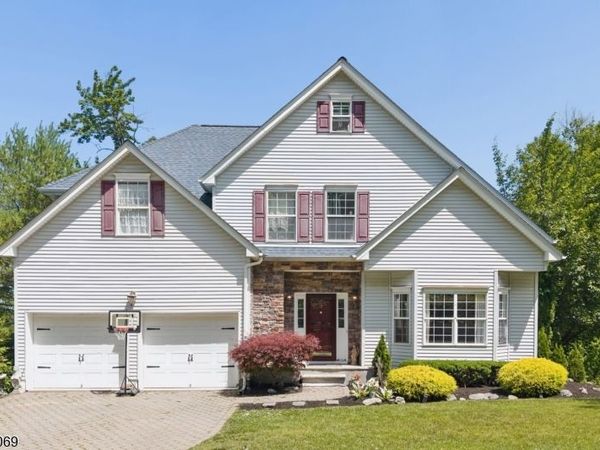 16 Bowers Dr, Allamuchy, NJ 07840
