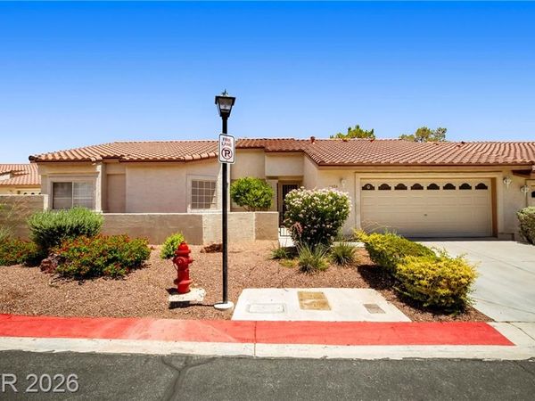1904 Bradbury Circle, Las Vegas, NV 89128