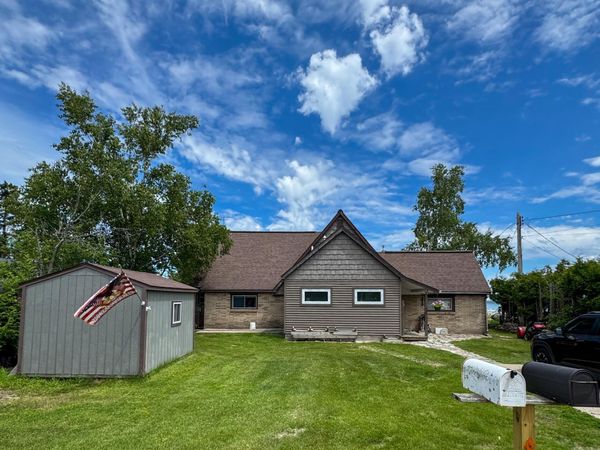 1803 Shore DR, St. Ignace, MI 49781