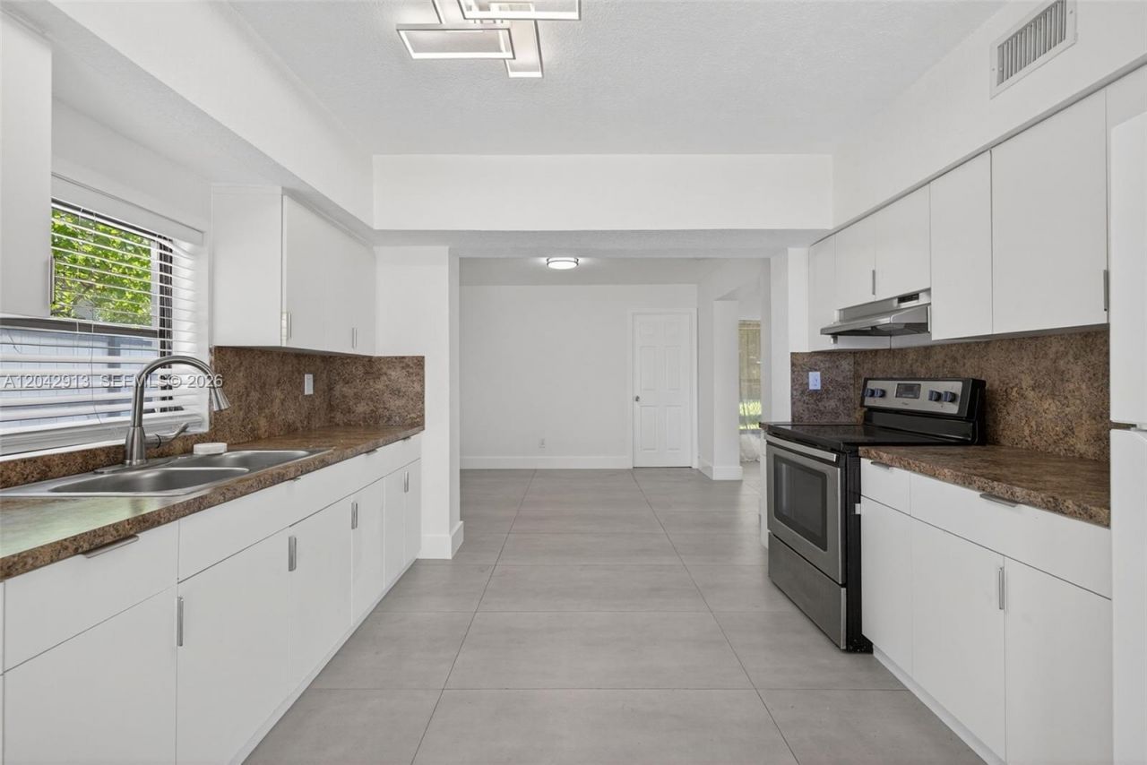 Please Call For Address, North Miami Beach, FL 33162 Photo