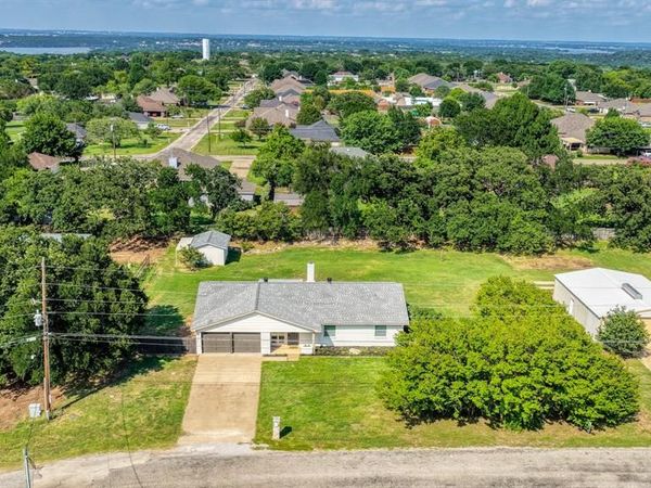 3905 Mountain Vista Drive, Granbury, TX 76048