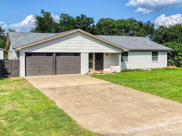 3905 Mountain Vista Drive, Granbury, TX 76048