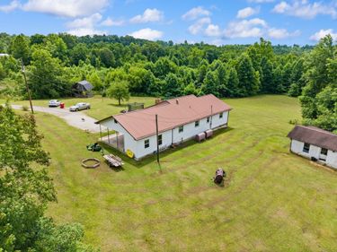 3492 Hawk Creek Road, London, KY 40741