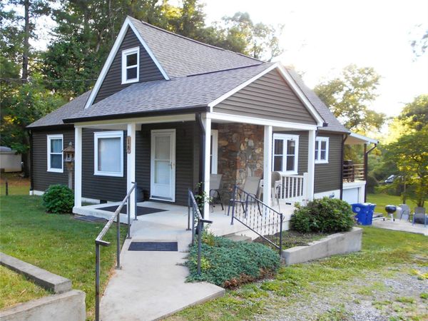 18 Herron Street, Black Mountain, NC 28711