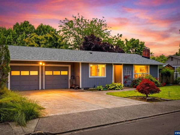 528 NW 22nd St, McMinnville, OR 97128
