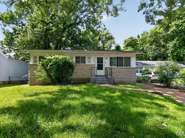 7480 Castro Drive , St Louis, MO 63135