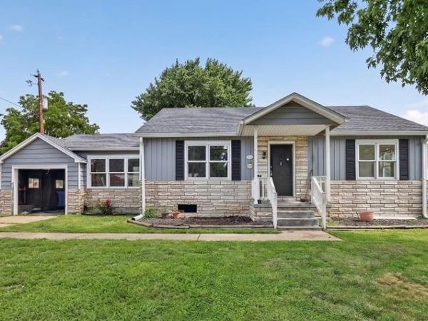 404 E Airline Drive, East Alton, IL 62024