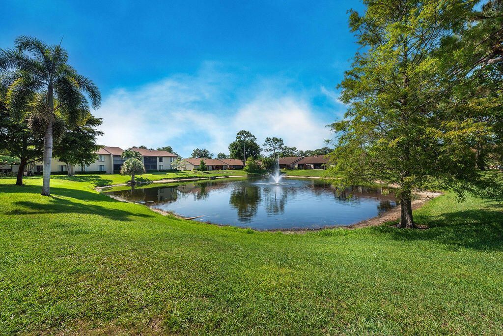 617 Sea Pine Way, Unit D2, Greenacres, FL 33415 Photo