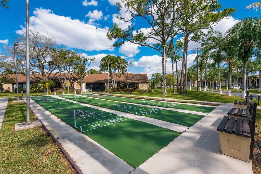 617 Sea Pine Way, Unit D2, Greenacres, FL 33415 Photo