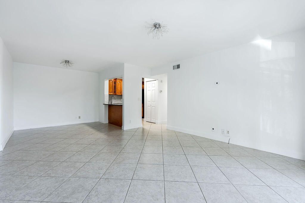 617 Sea Pine Way, Unit D2, Greenacres, FL 33415 Photo
