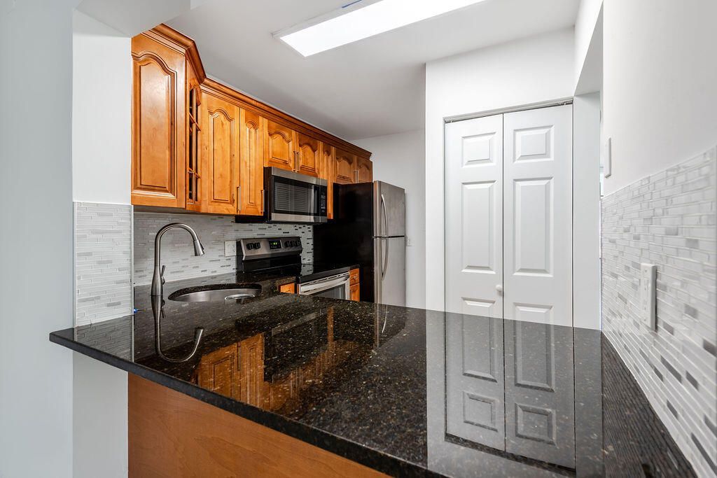 617 Sea Pine Way, Unit D2, Greenacres, FL 33415 Photo
