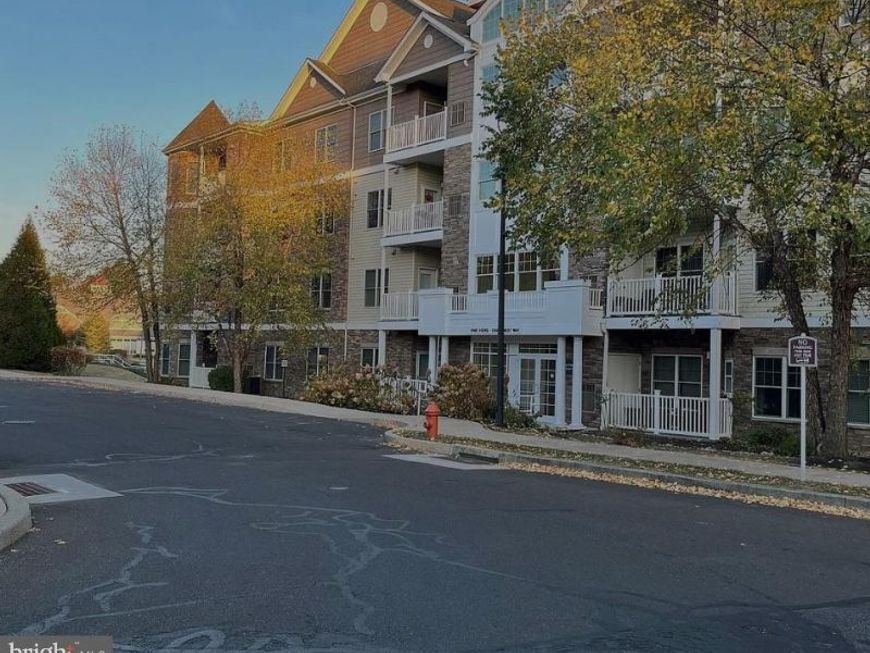 200 Ernest Way, Unit 236, Philadelphia, PA 19111 Main Photo