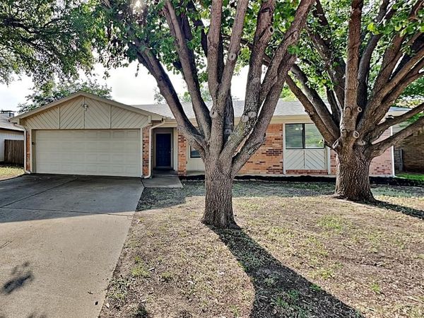 7228 Echo Hill Drive, Watauga, TX 76148
