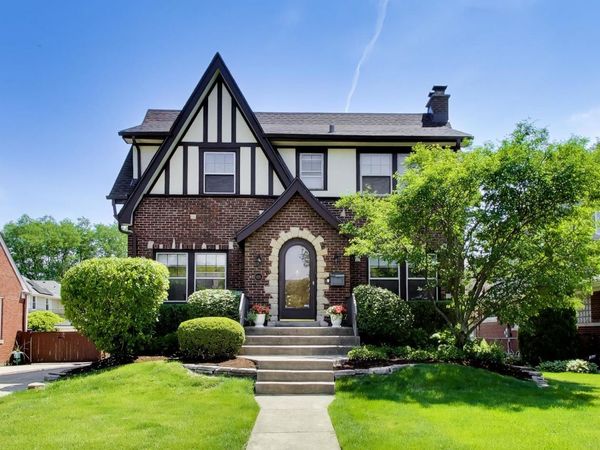 125 N Peck Avenue , La Grange, IL 60525