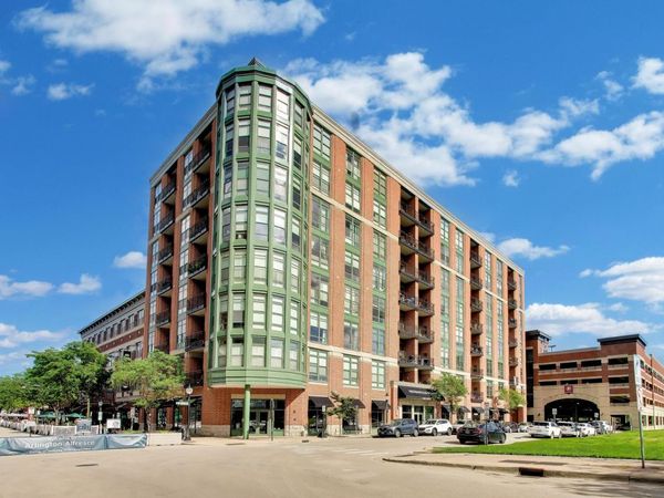 1 S Highland Avenue , Unit 704, Arlington Heights, IL 60005