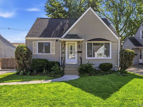 57 Wrexham Court N, Tonawanda, NY 14150