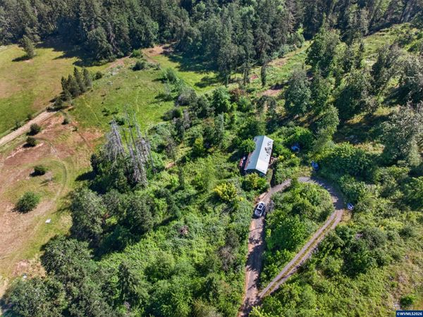 40227 Hilltop Dr, Lebanon, OR 97355