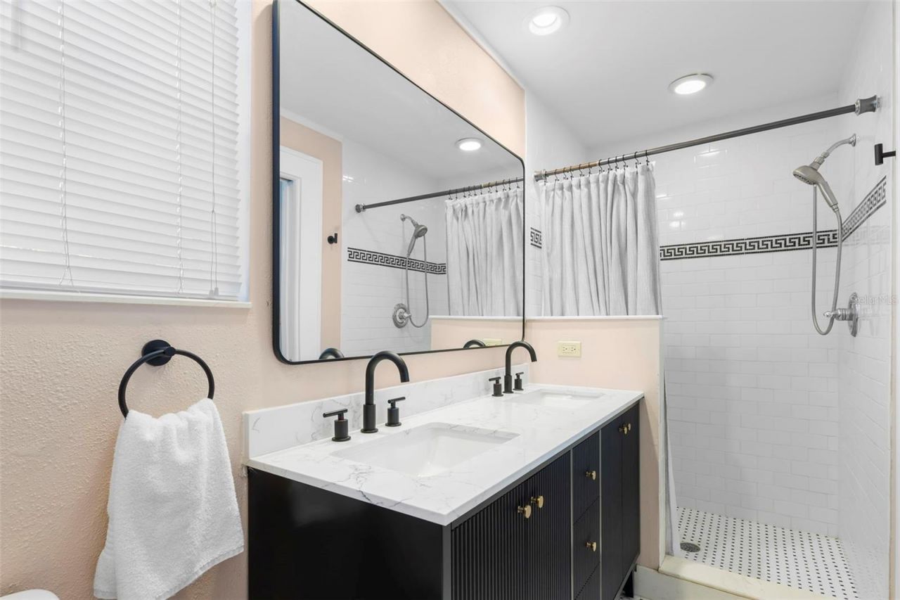 1125 11th Avenue Ne, Saint Petersburg, FL 33705 Photo