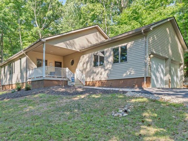 109 Creeden DR, Moneta, VA 24121
