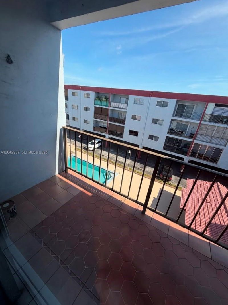 6070 W 19th Ave, Unit 314, Hialeah, FL 33012 Photo