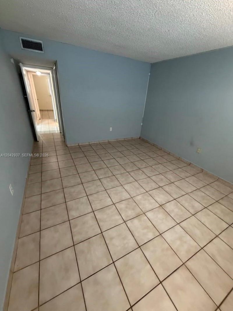 6070 W 19th Ave, Unit 314, Hialeah, FL 33012 Photo