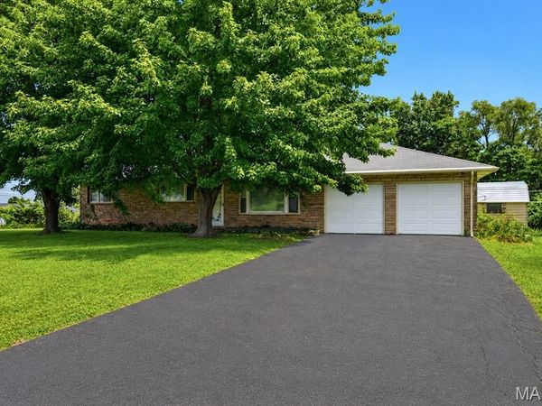 7 Wayne Street , St Charles, MO 63301