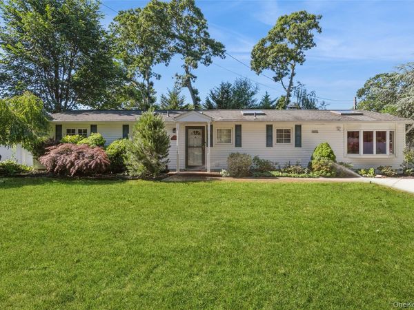 26 Huxley Lane, Ronkonkoma, NY 11779