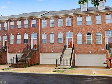 21122 ANGELA SQUARE, STERLING, VA 20166