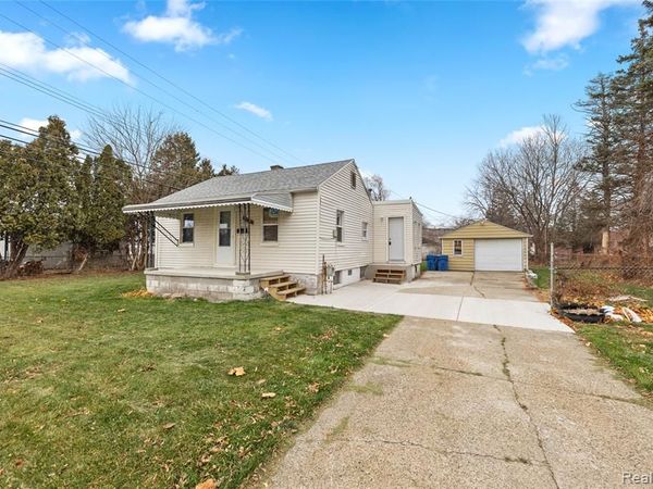 21118 Wellington Avenue E , Warren, MI 48089
