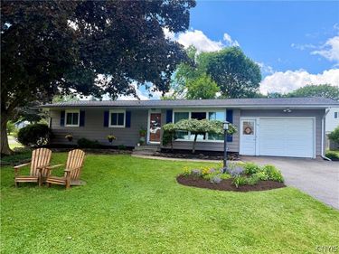 114 Kimberly Drive E, Syracuse, NY 13219