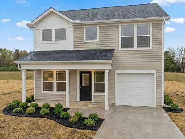 513 E Chillicothe Avenue , Bellefontaine, OH 43311