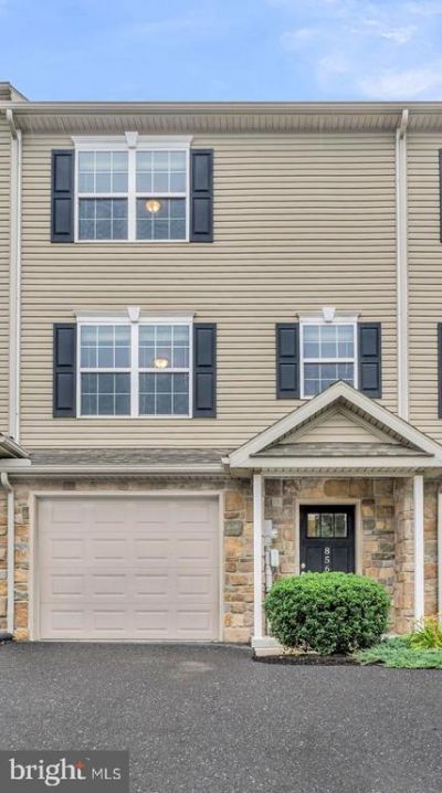 856 GREGS DRIVE , HARRISBURG, PA 17111