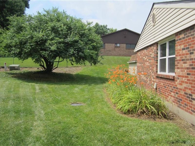 4902 Birchview Court, Huber Heights, OH 45424 Photo 34