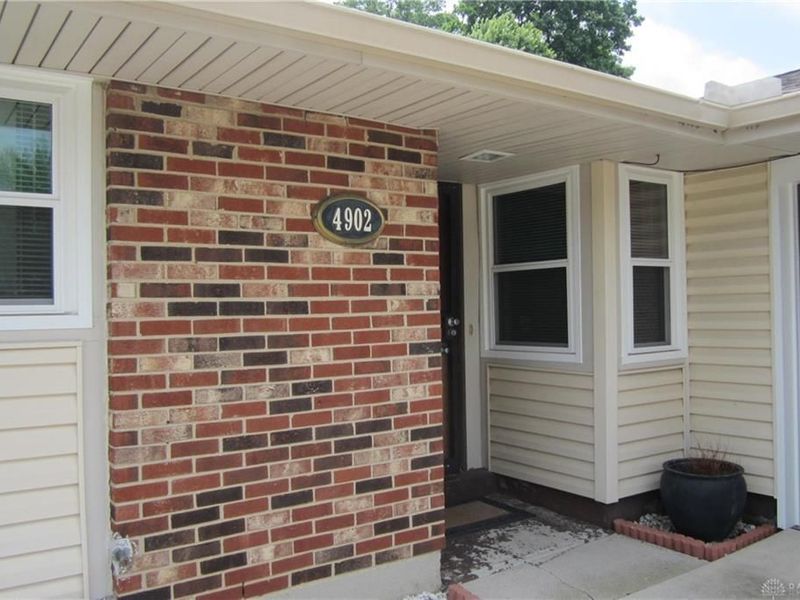 4902 Birchview Court, Huber Heights, OH 45424 Photo 4