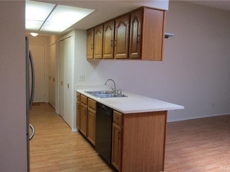 4902 Birchview Court, Huber Heights, OH 45424 Photo 9