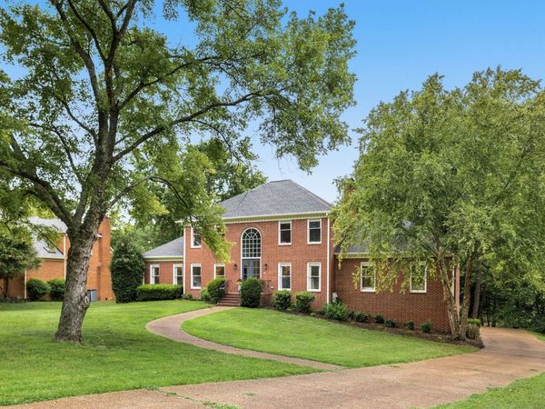 9318 Navaho Dr, Brentwood, TN 37027
