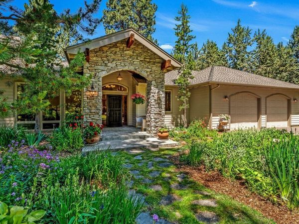 64464 Collins Road, Bend, OR 97703