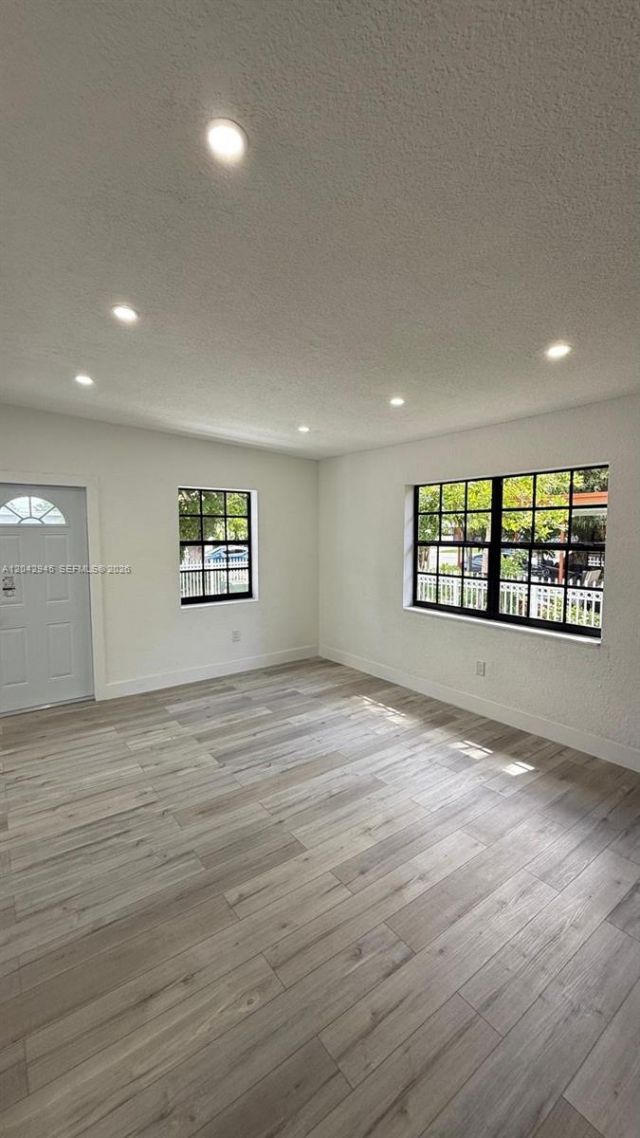 980 NE 146th St , North Miami, FL 33161 Photo