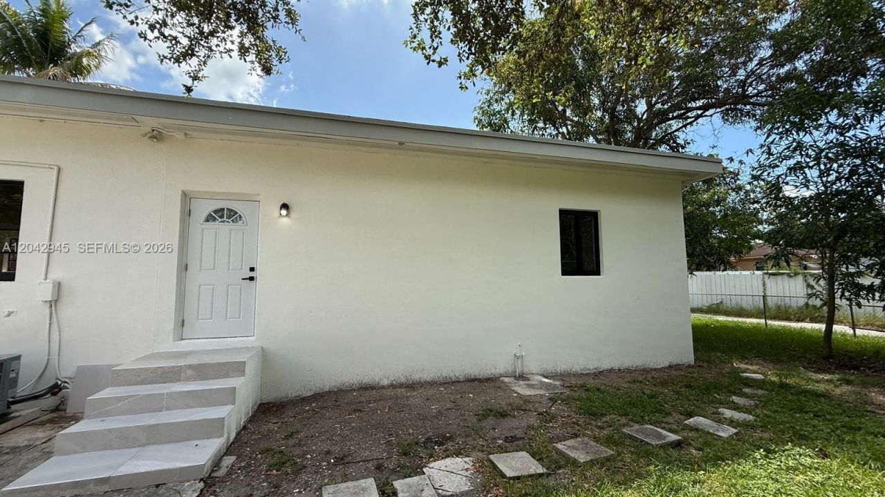 980 NE 146th St , North Miami, FL 33161 Photo