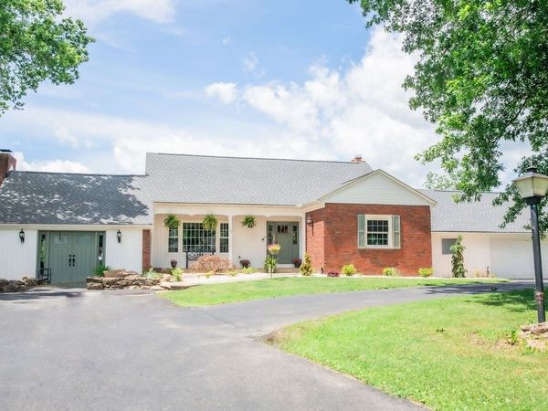 3 Coates Ln, Indiana, PA 15701