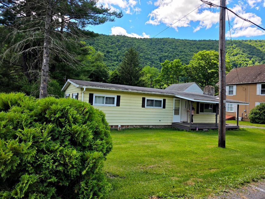 906 Central Avenue , Renovo, PA 17764 Main Photo