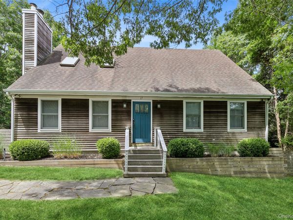 17 Squires Boulevard , Hampton Bays, NY 11946