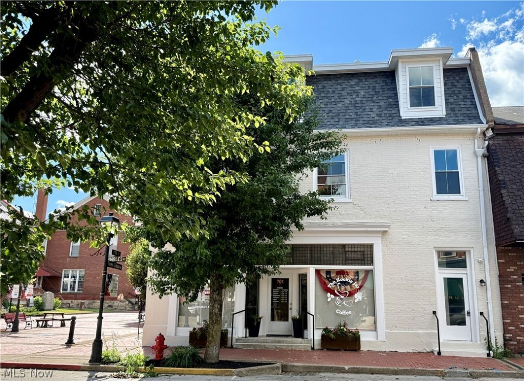 701 Charles Street, Unit Apt B, Wellsburg, WV 26070 Main Photo