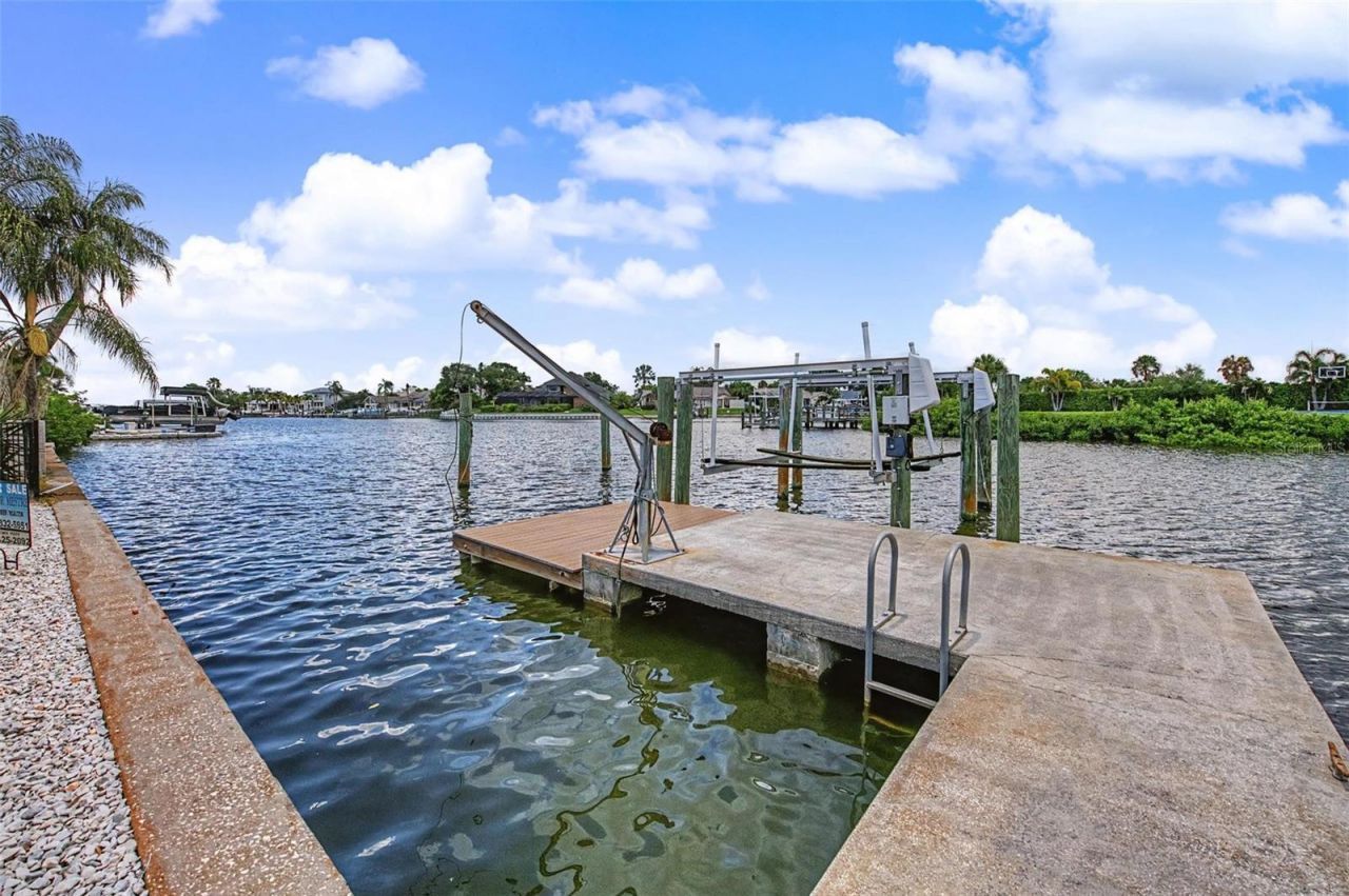 7011 Pelican Island Drive, Tampa, FL 33634 Photo